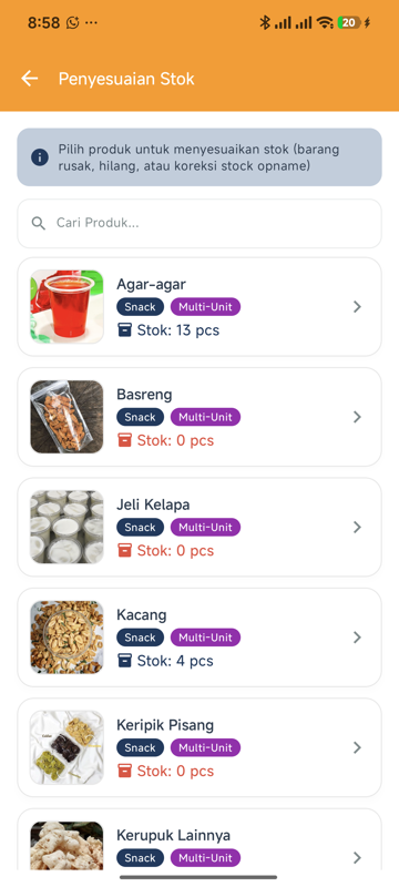 Layar Penyesuaian Stok — keterangan Pilih produk untuk menyesuaikan stok, kolom Cari Produk, dan daftar produk dengan badge kategori serta stok saat ini